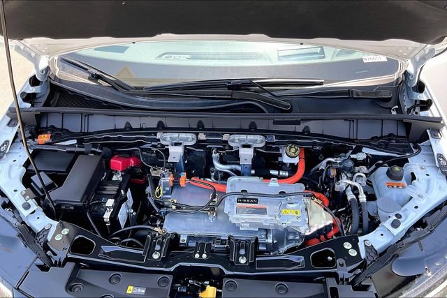New 2026 Nissan Leaf Platinum+ w/ Illuminated Package FWD image 8