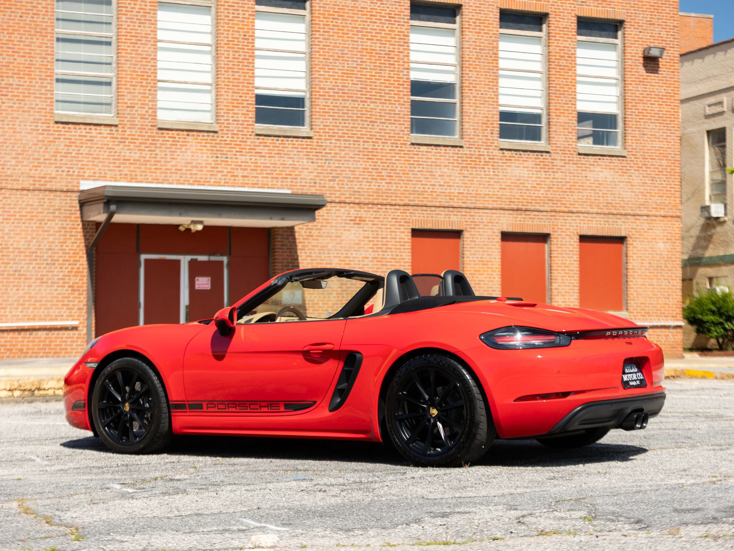 Used 2017 Porsche 718 Boxster RWD image 9