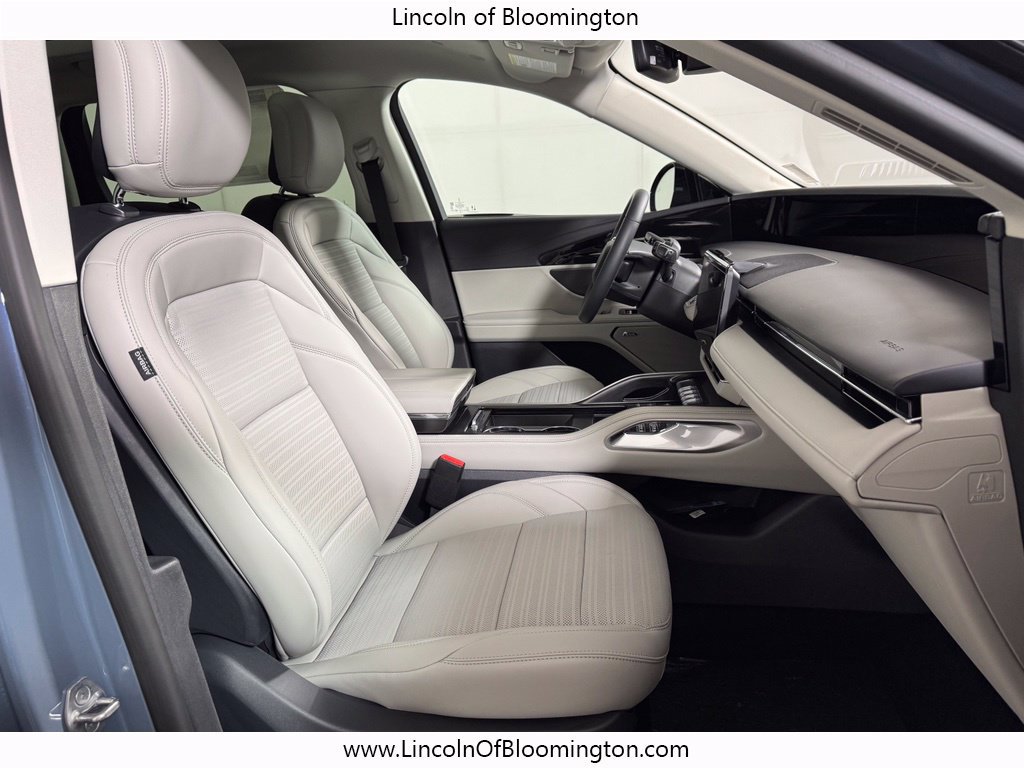 New 2026 Lincoln Nautilus Reserve w/ Jet Appearance Package AWD/4WD image 12
