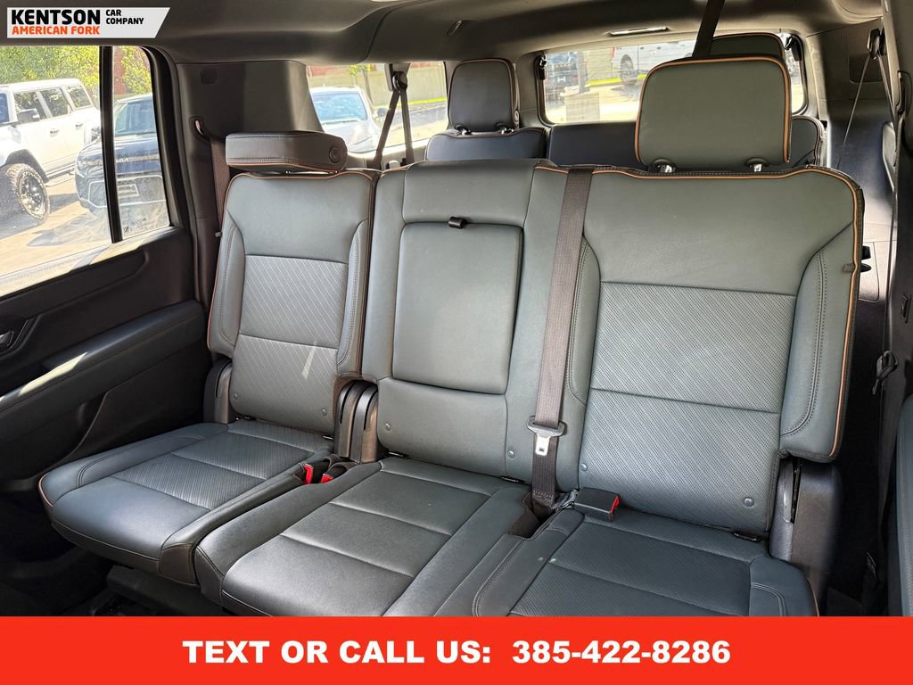 Used 2025 GMC Yukon XL AT4 image 31
