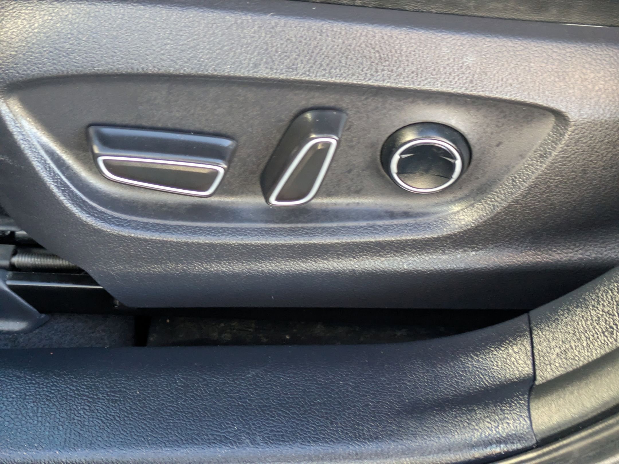 Used 2017 Toyota Prius Prime Plus image 21