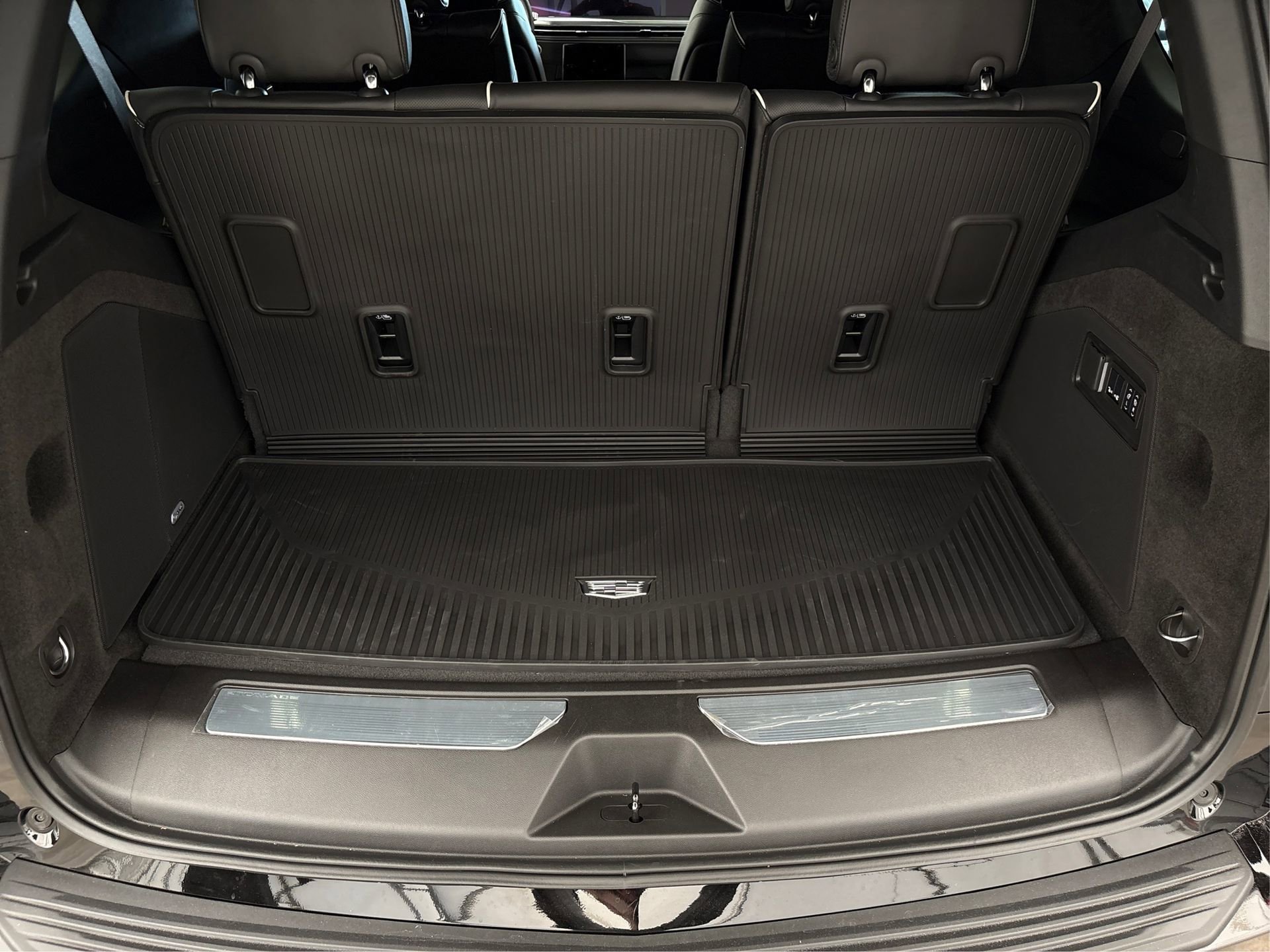 New 2025 Cadillac Escalade V image 11