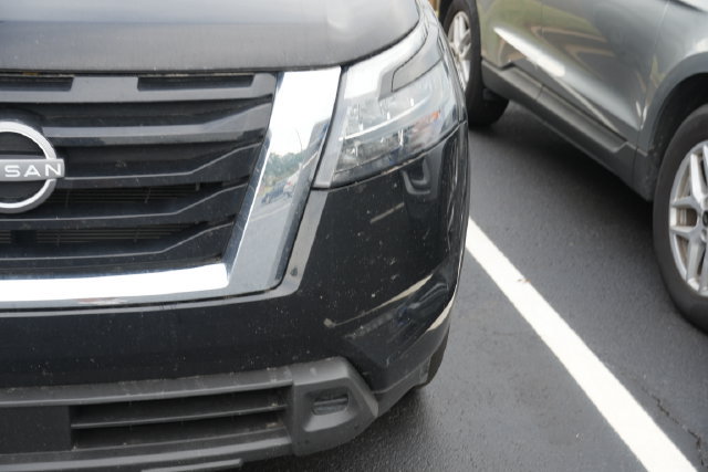 Used 2025 Nissan Pathfinder SV FWD image 6