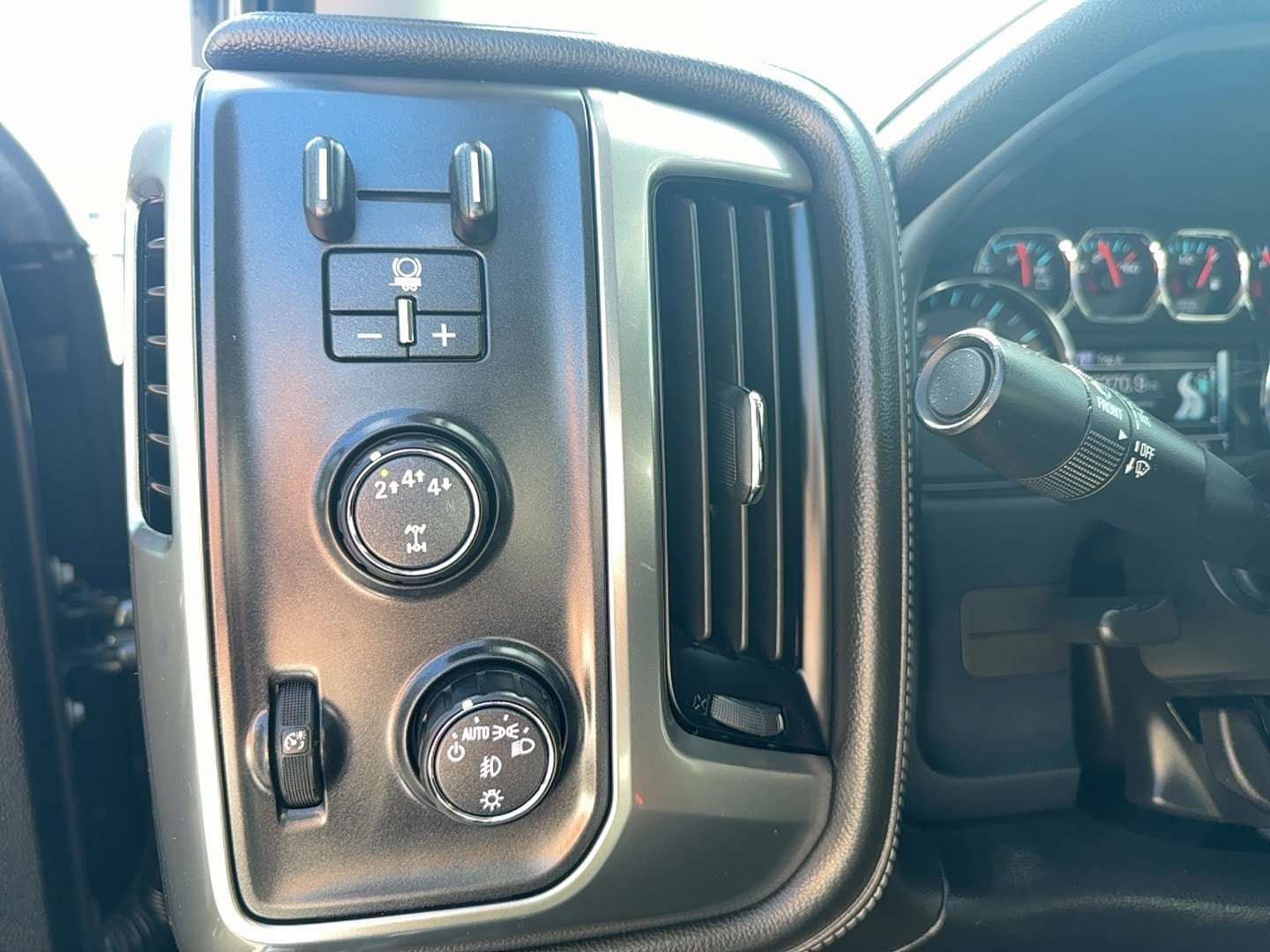 Used 2019 Chevrolet Silverado 3500 LTZ w/ Duramax Plus Package AWD/4WD image 24