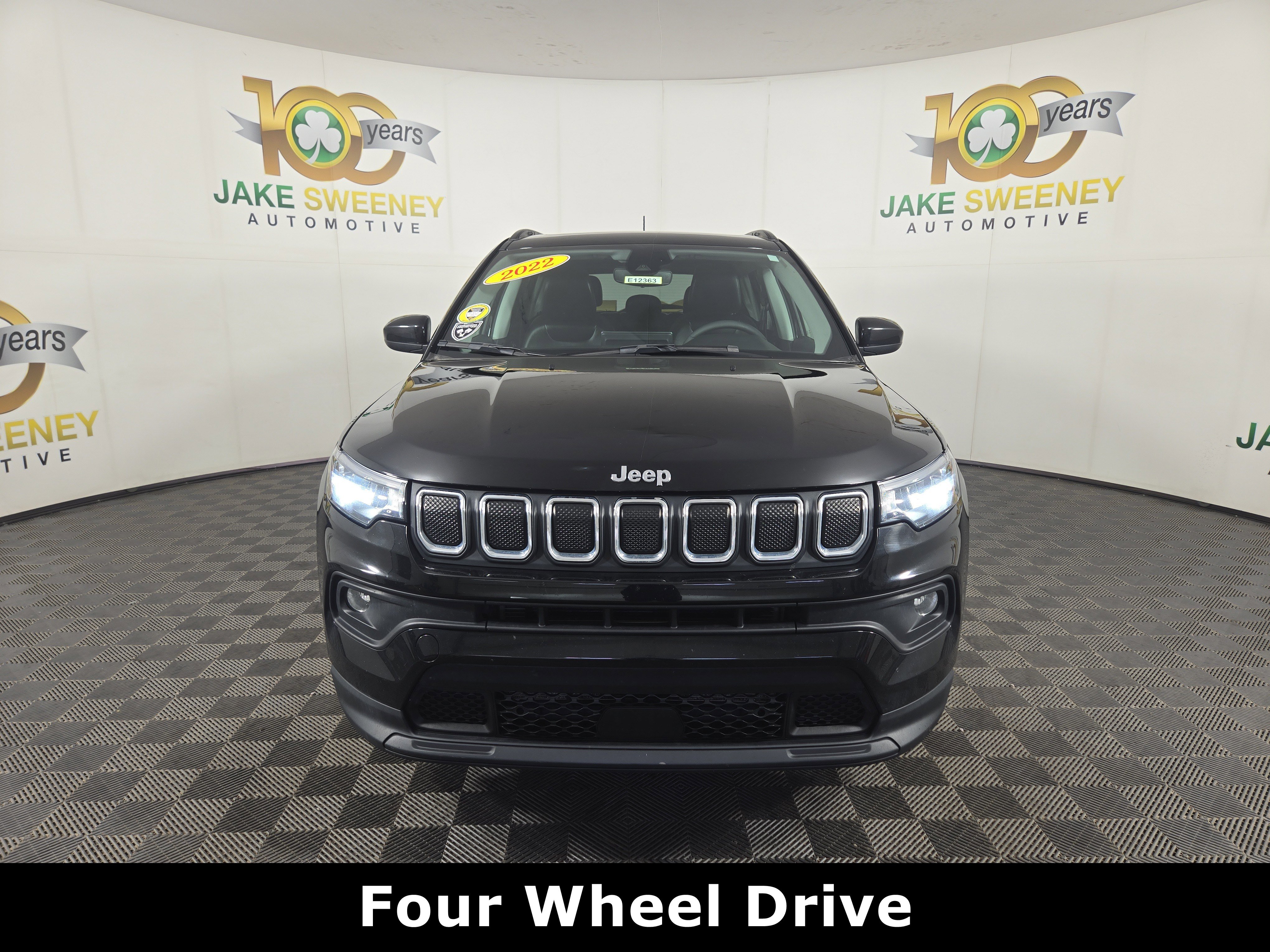 Certified 2022 Jeep Compass Latitude w/ Sun and Sound Group AWD/4WD image 3