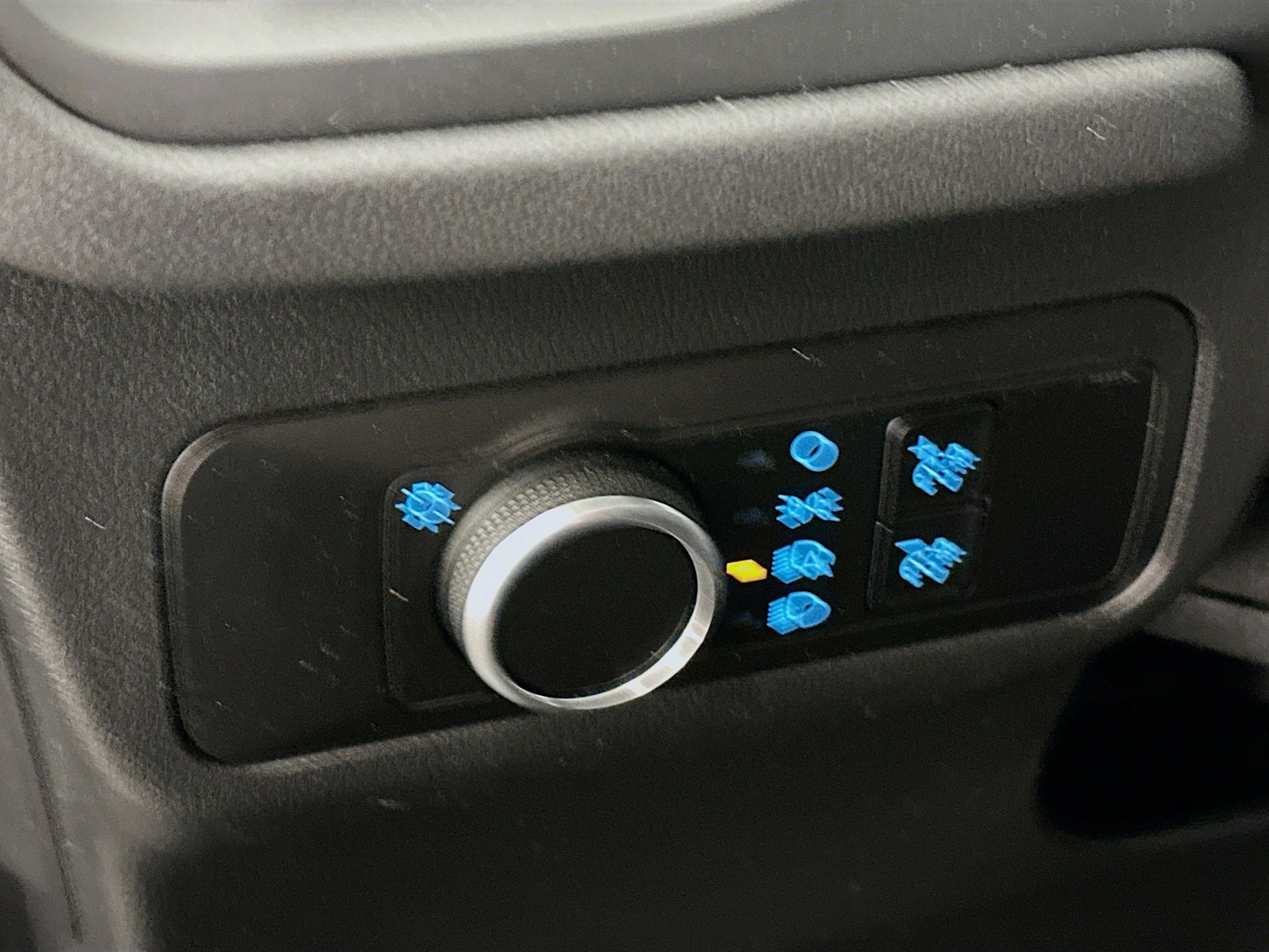 Used 2025 Ford Escape Active image 17