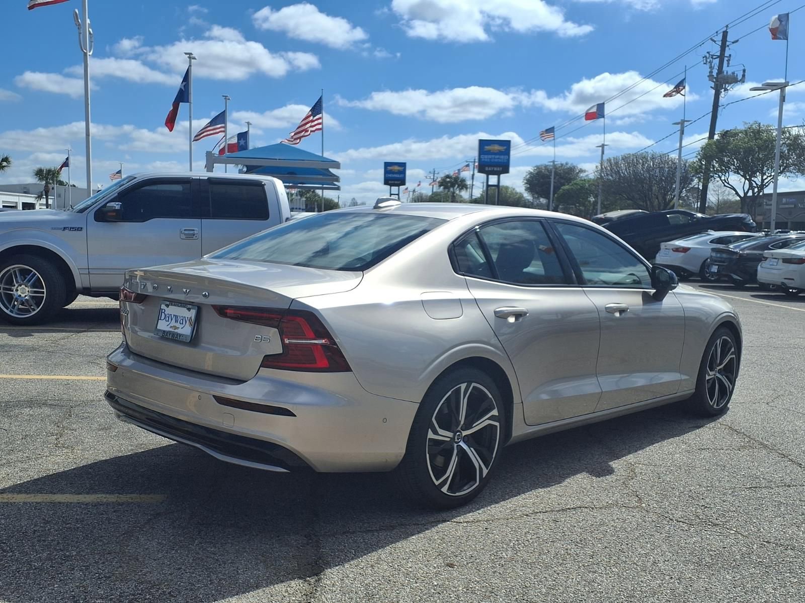 Used 2024 Volvo S60 B5 Plus image 2