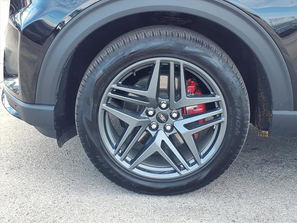 Used 2025 Ford Explorer ST-Line w/ ST-Line Street Pack image 8