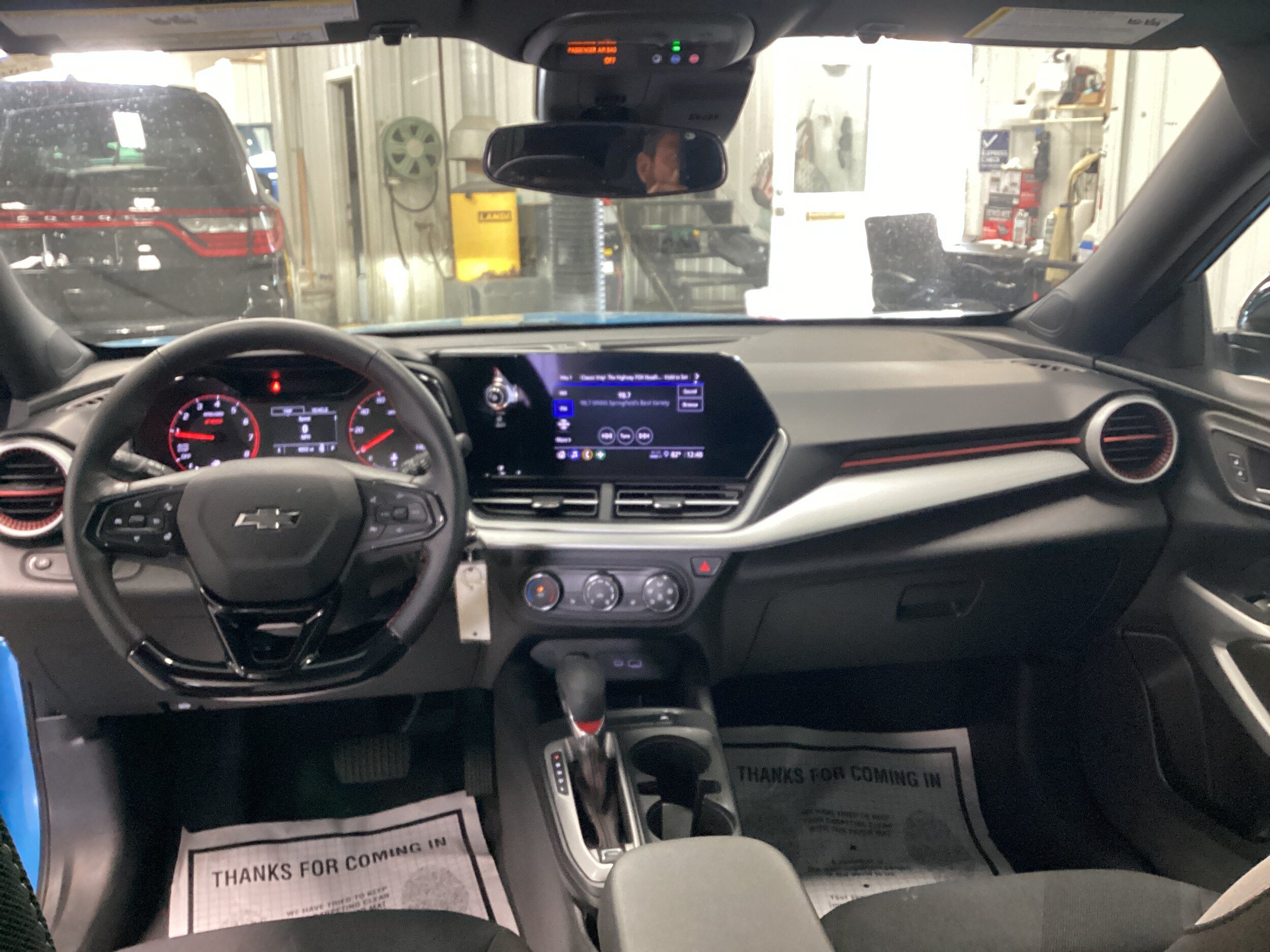 Used 2025 Chevrolet Trax RS FWD image 14