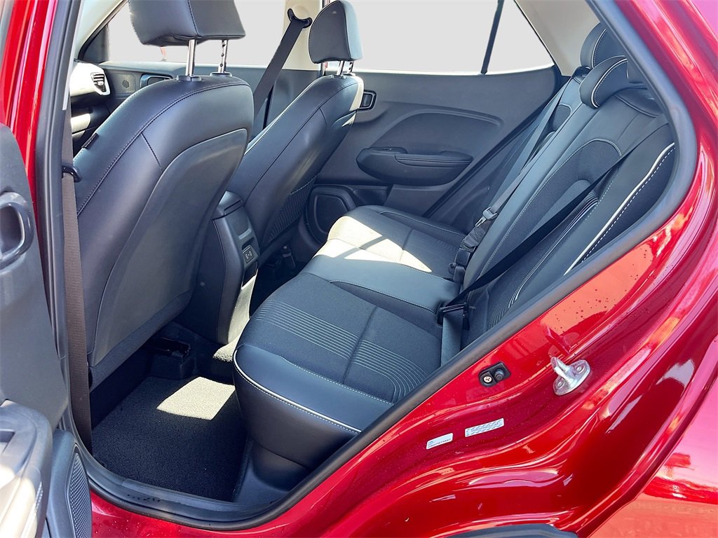 Used 2024 Hyundai Venue Limited image 25