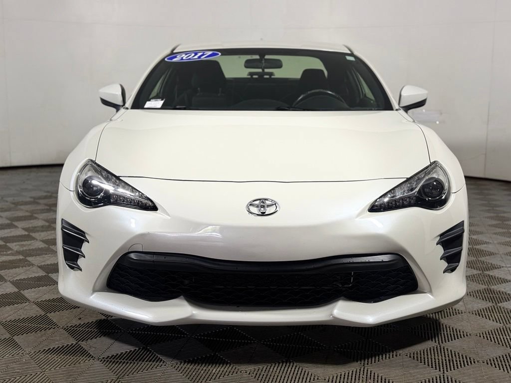 Used 2017 Toyota 86 RWD image 10