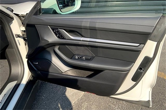 New 2025 Porsche Taycan image 28