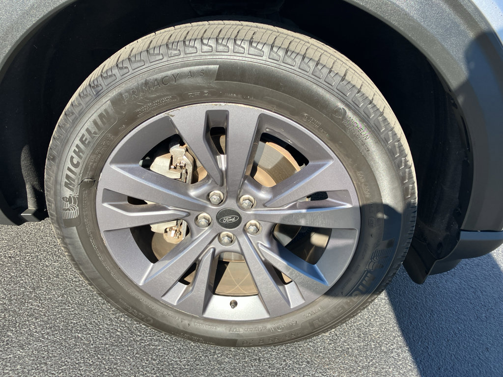 Certified 2021 Ford Explorer XLT w/ Equipment Group 202A image 10