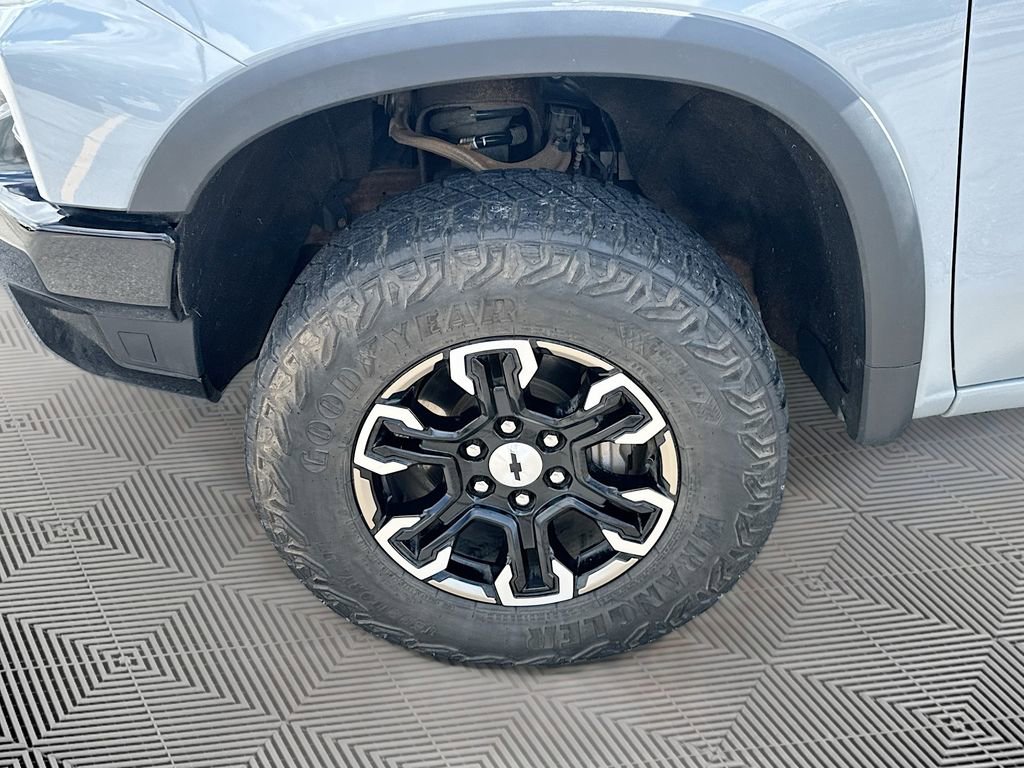 Used 2024 Chevrolet Silverado 1500 ZR2 w/ Technology Package image 31