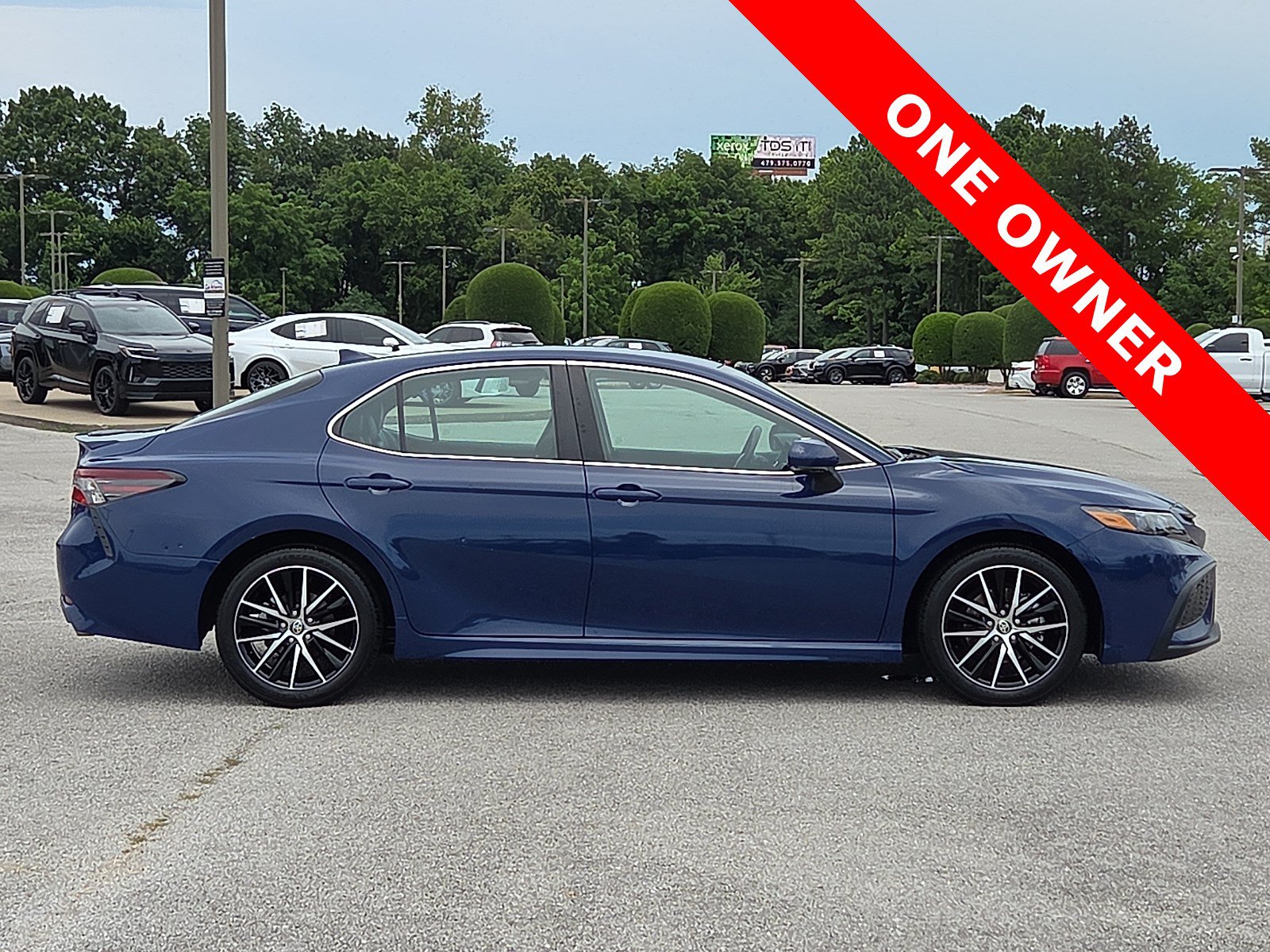 Used 2024 Toyota Camry SE FWD image 6