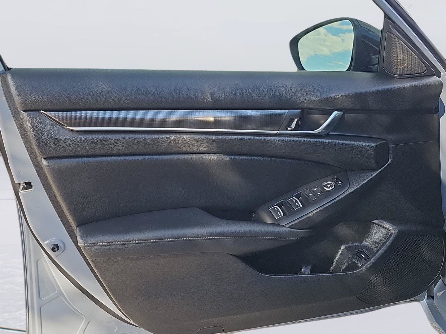 Used 2022 Honda Accord Sport image 12