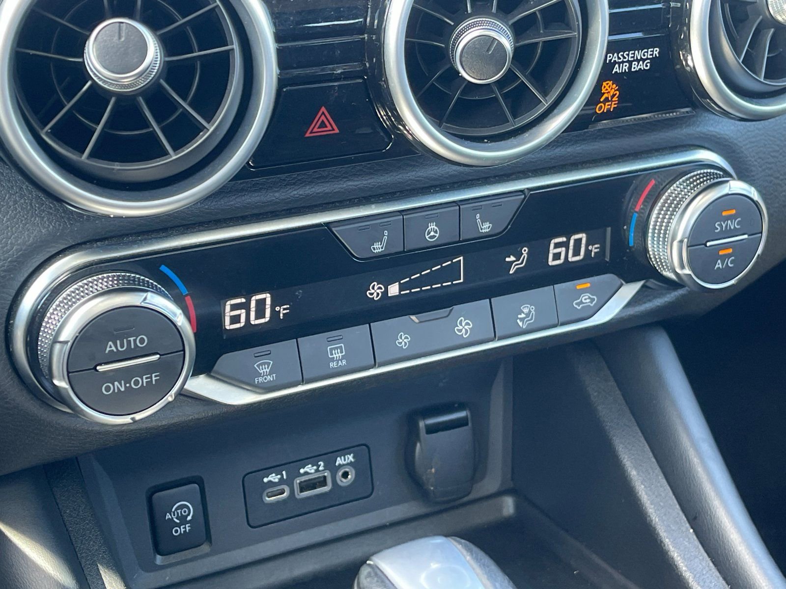 Used 2025 Nissan Sentra SR w/ SR Premium Package image 22