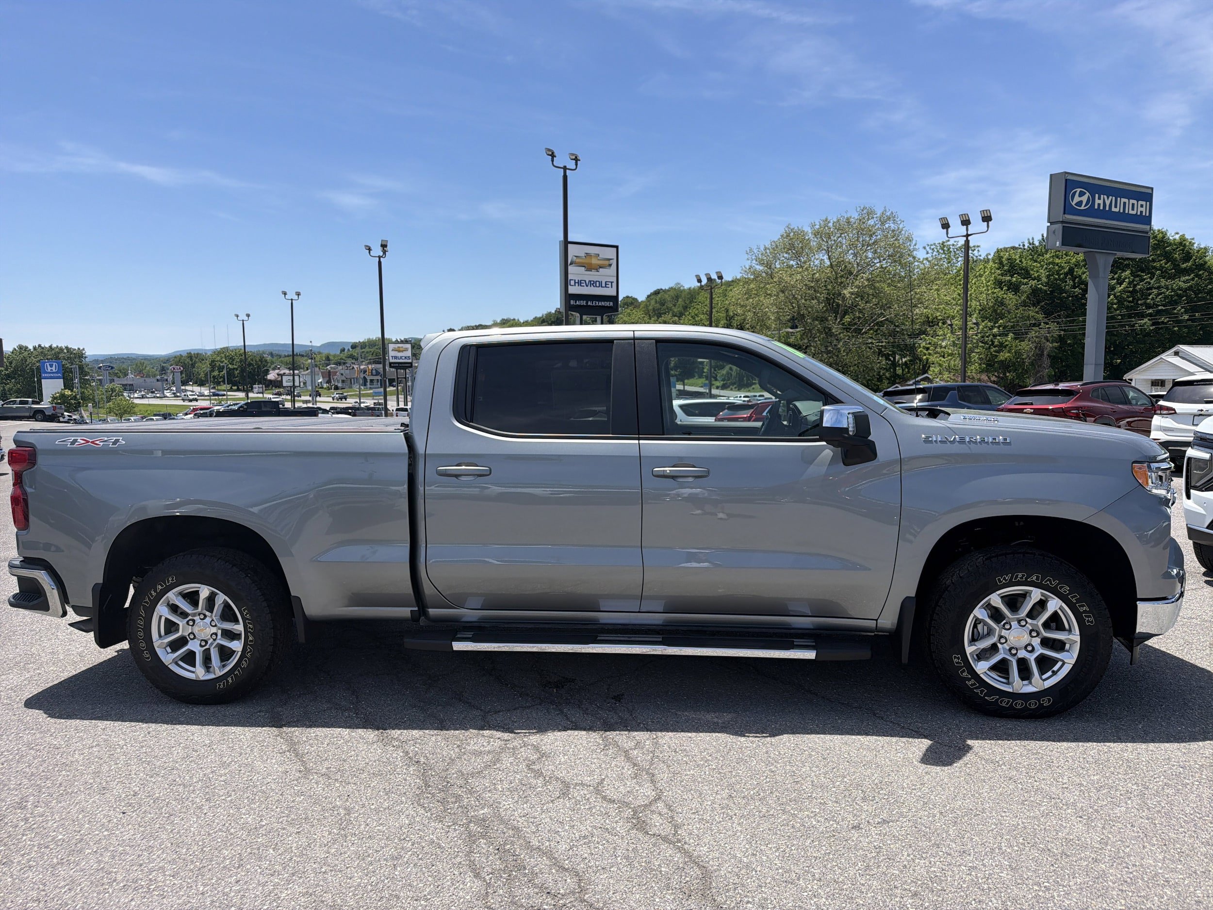 New 2026 Chevrolet Silverado 1500 LT AWD/4WD image 2