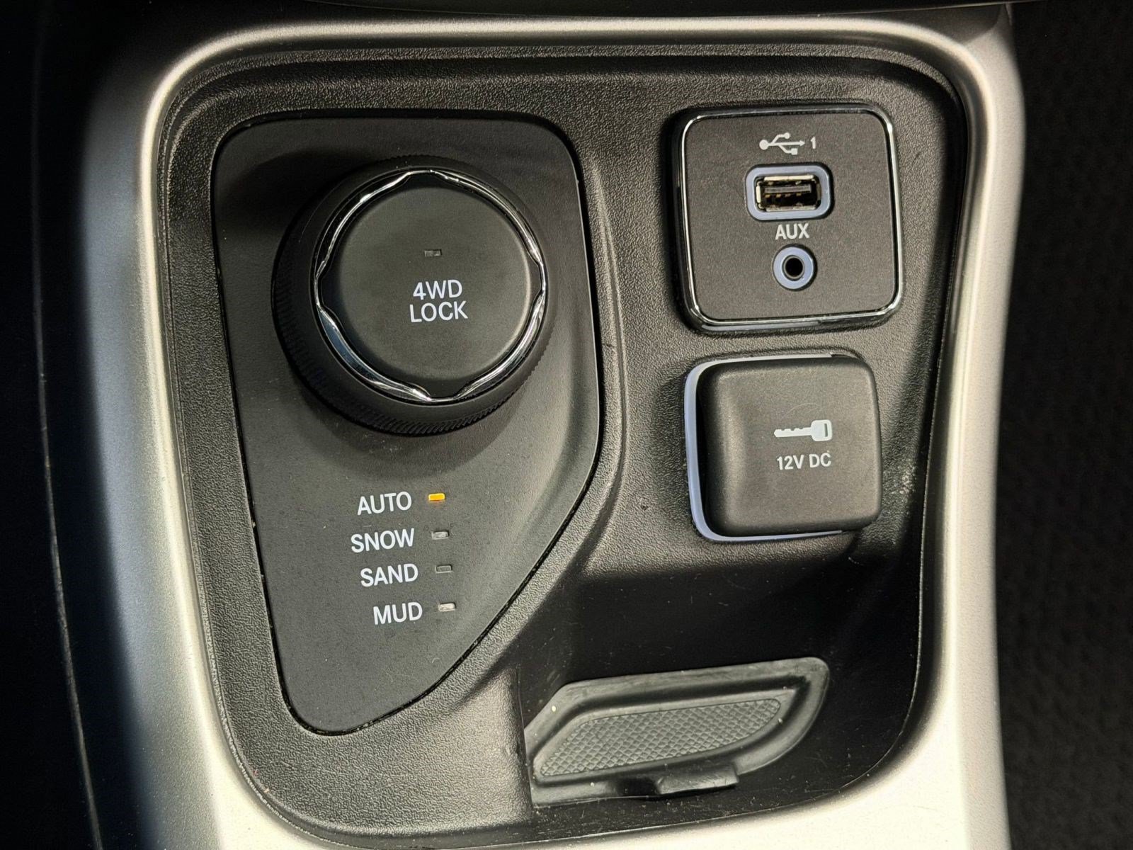 Used 2021 Jeep Compass Latitude AWD/4WD image 27