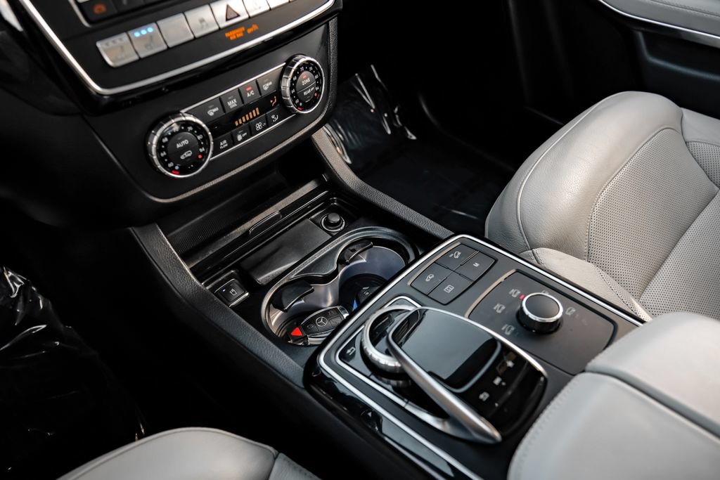 Used 2018 Mercedes-Benz GLS 550 4MATIC image 25