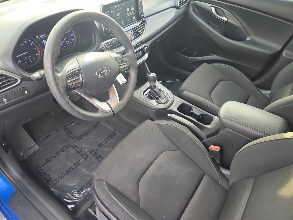 Used 2018 Hyundai Elantra GT image 17