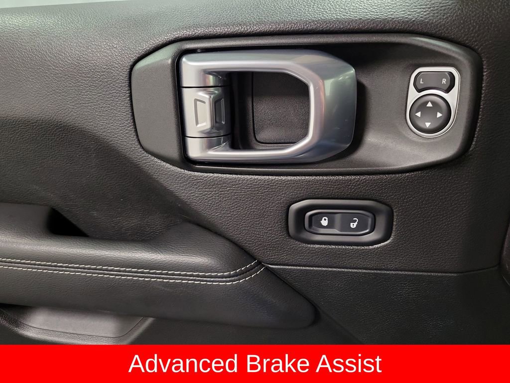 Used 2020 Jeep Wrangler Unlimited Sahara image 19