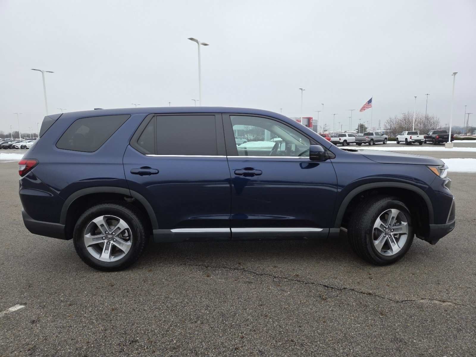 Used 2025 Honda Pilot EX-L image 17