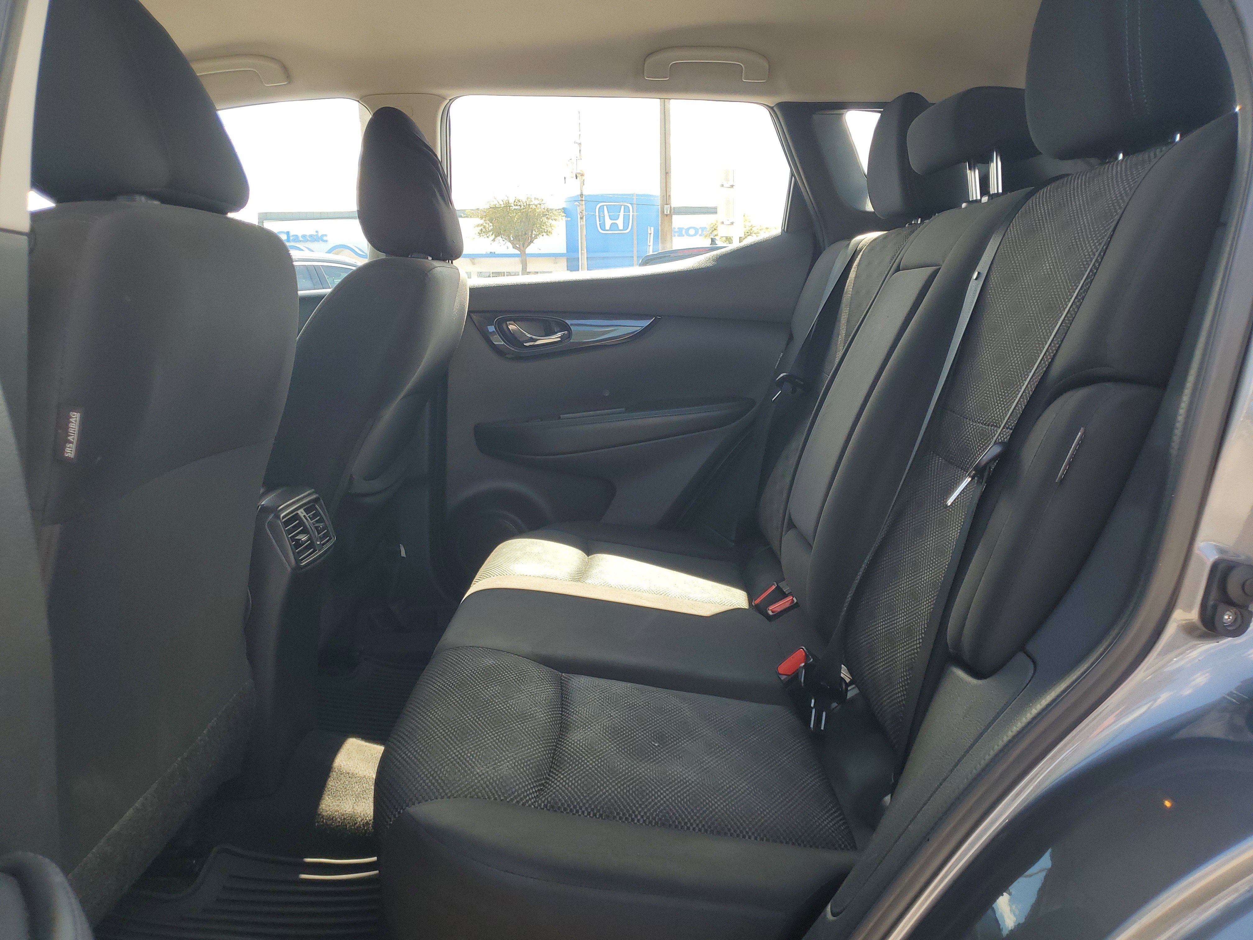 Used 2021 Nissan Rogue Sport SV image 15