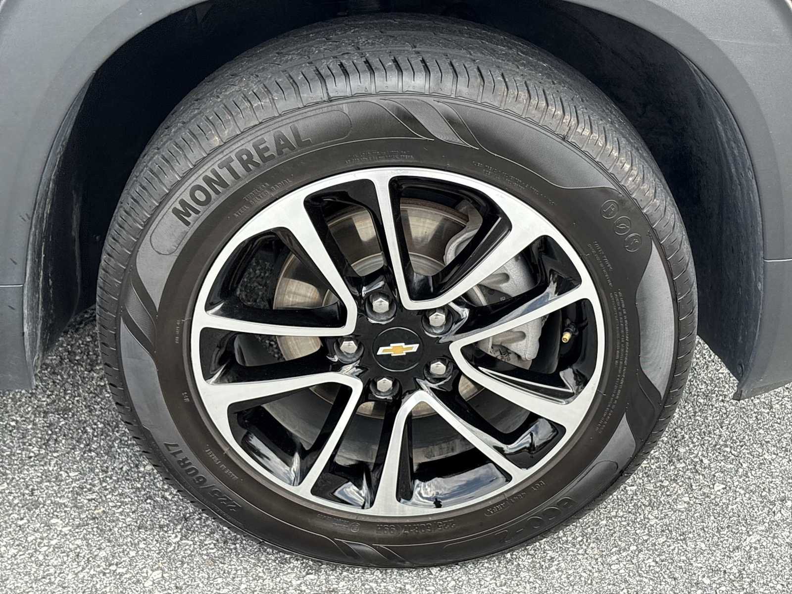 Used 2025 Chevrolet TrailBlazer LT AWD/4WD image 30