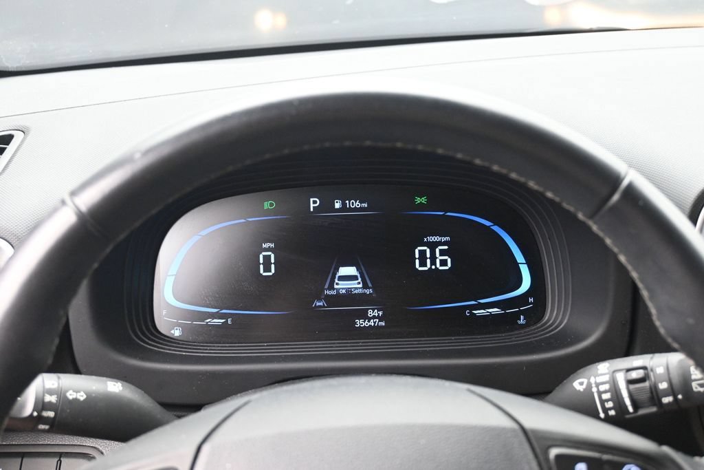 Certified 2023 Hyundai Venue SEL FWD image 12