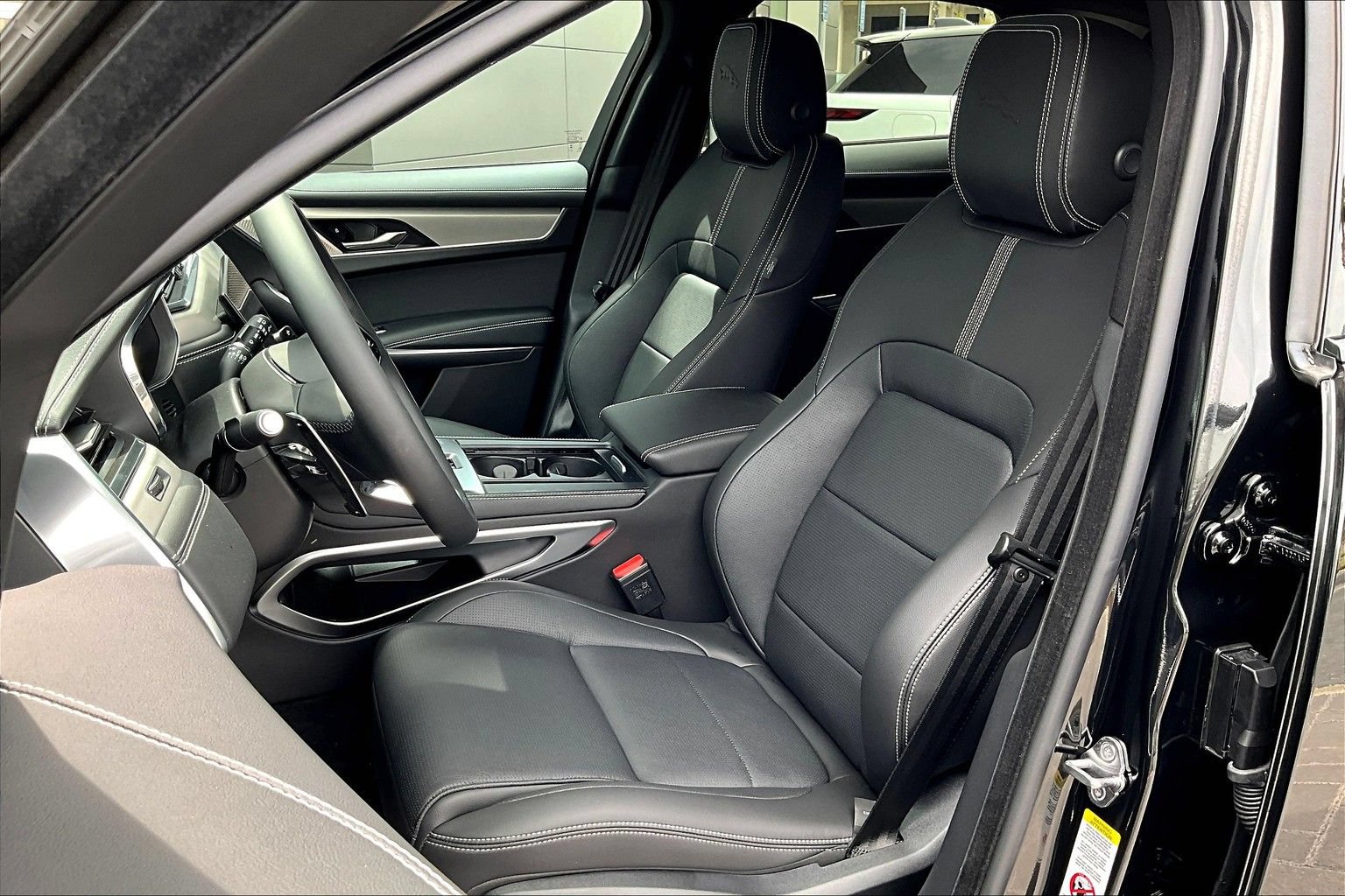 New 2026 Jaguar F-PACE R-Dynamic S AWD/4WD image 9