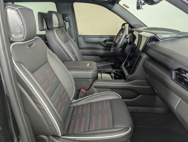 Used 2025 GMC Yukon AT4 Ultimate image 30