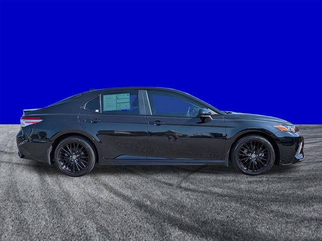 Used 2020 Toyota Camry SE FWD image 3