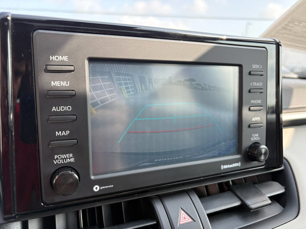 Used 2020 Toyota RAV4 XLE w/ Convenience Package FWD image 17