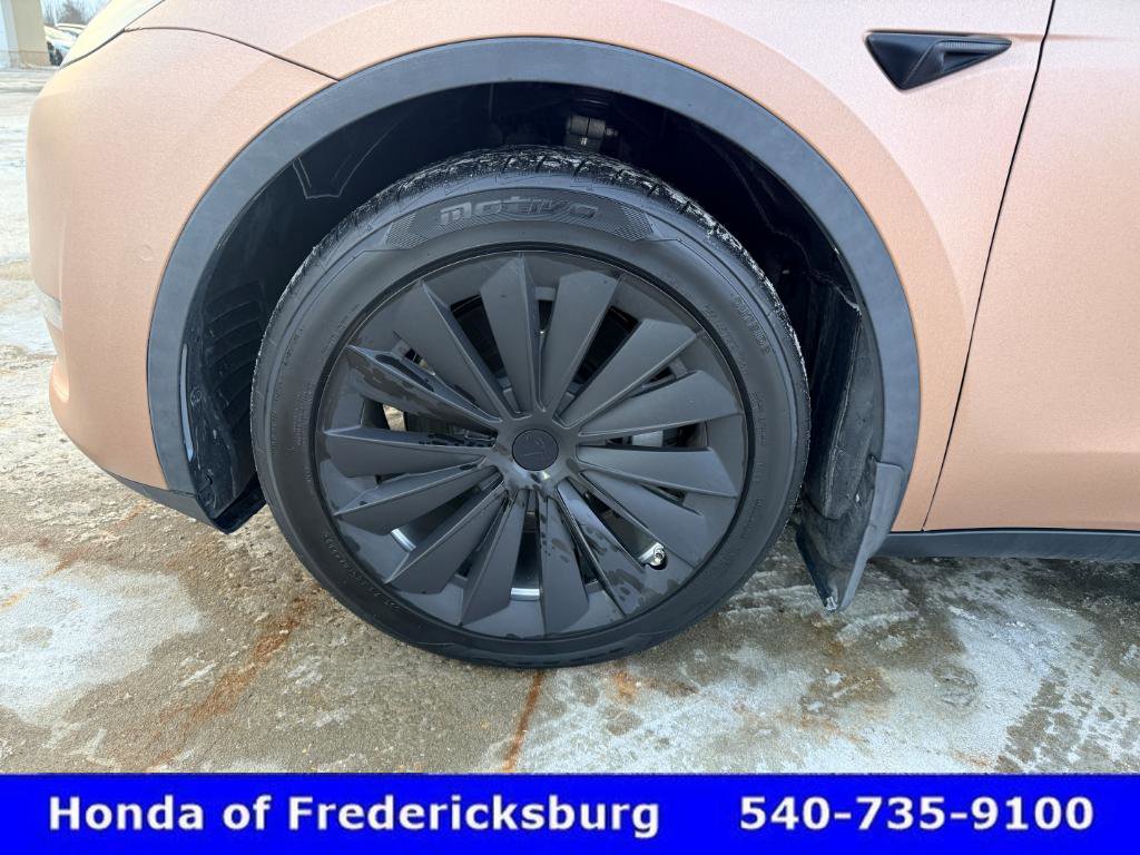 Used 2021 Tesla Model Y Long Range image 10