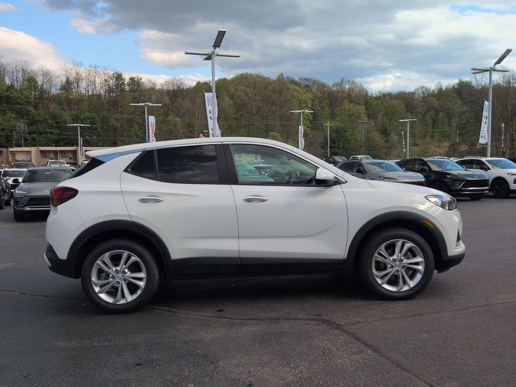 Certified 2023 Buick Encore GX Preferred w/ Cold Weather Comfort Package AWD/4WD image 5