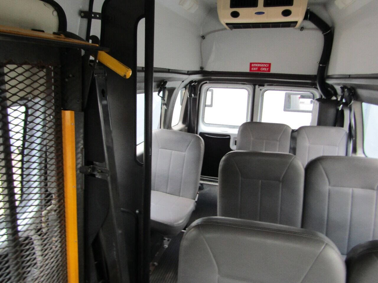 Used 2007 Ford E-350 and Econoline 350 Extended Super Duty image 20