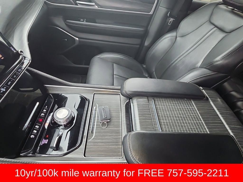 Used 2023 Jeep Wagoneer L Series II image 18