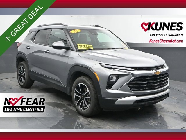 Used 2025 Chevrolet TrailBlazer LT AWD/4WD image 1