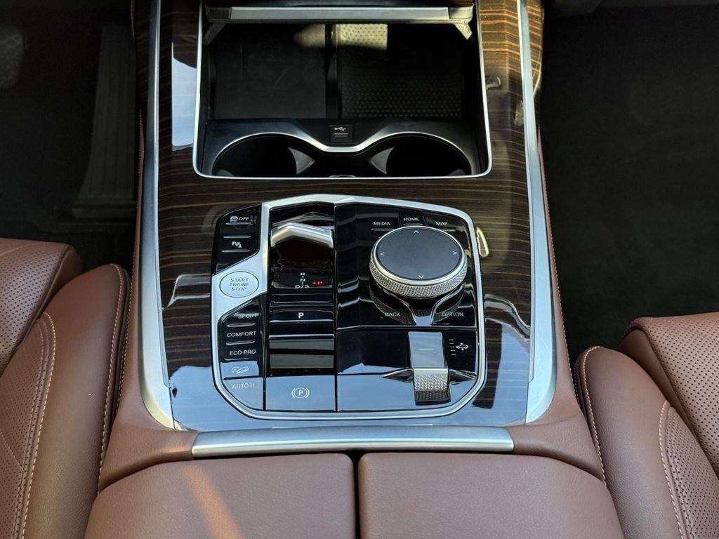 Used 2023 BMW X7 xDrive40i w/ Premium Package image 13