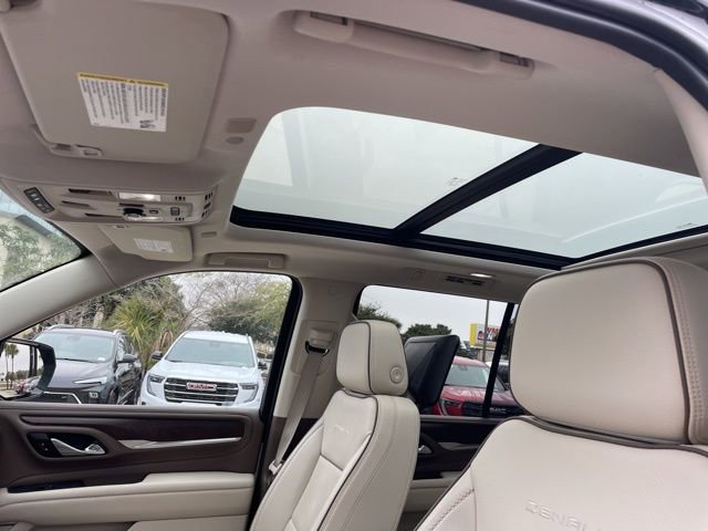 Used 2021 GMC Yukon Denali w/ Denali Ultimate Package image 7