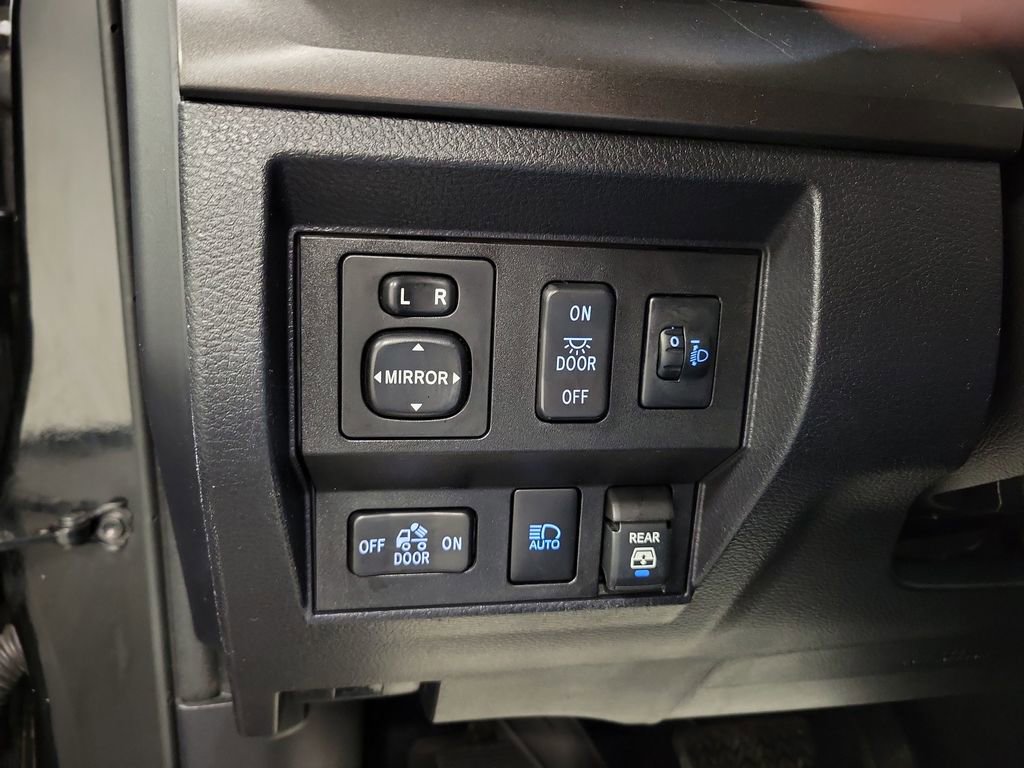 Used 2019 Toyota Tundra SR5 w/ SR5 Upgrade Package image 21