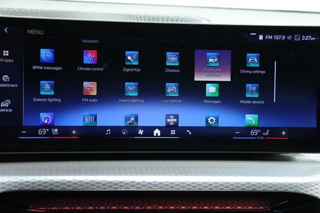 Used 2025 BMW 330i Sedan w/ M Sport Package image 18