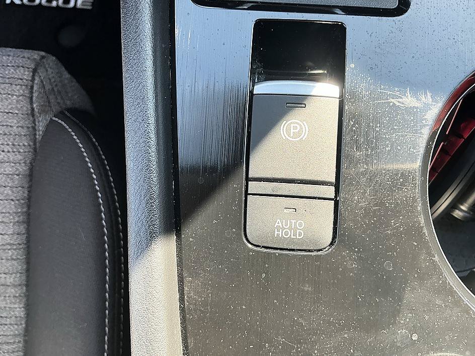 Certified 2021 Nissan Rogue SV AWD/4WD image 22