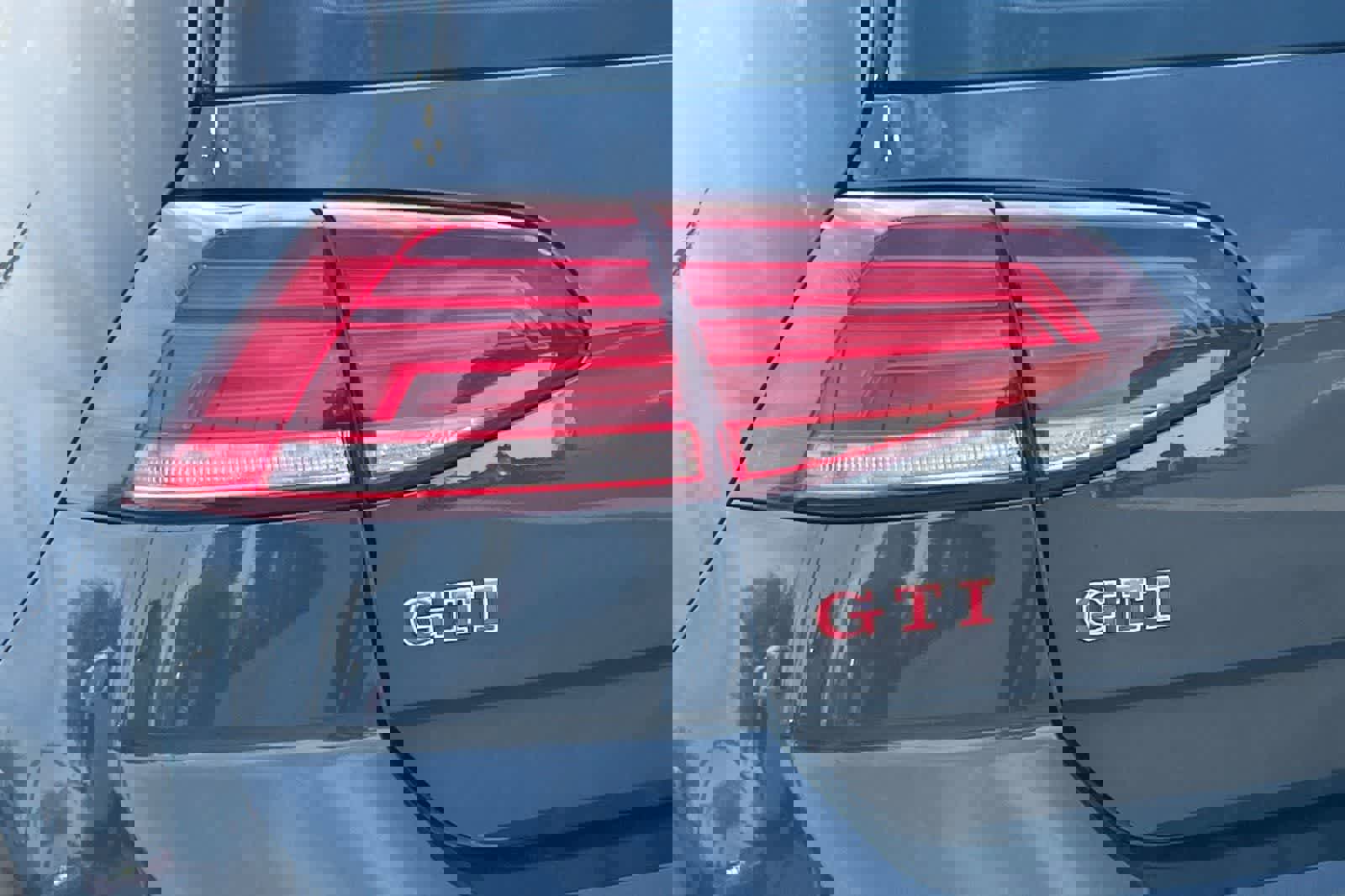 Used 2021 Volkswagen GTI SE image 17