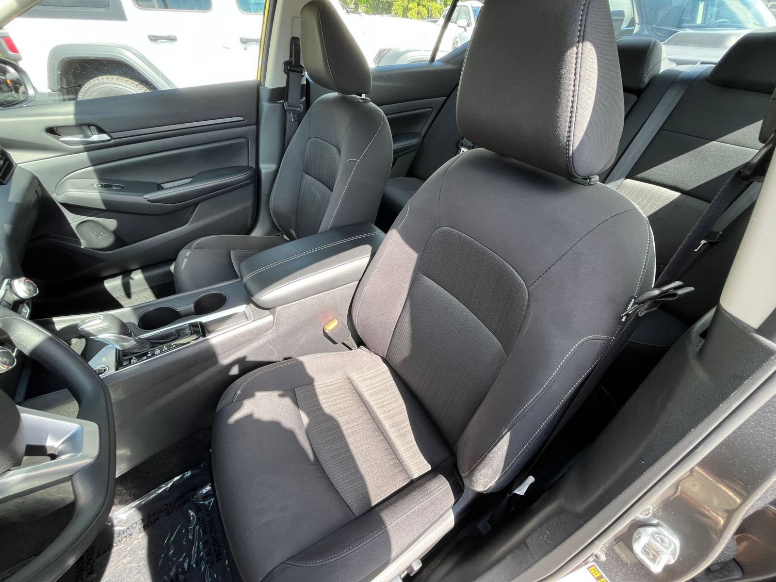 Used 2025 Nissan Altima 2.5 SV FWD image 32
