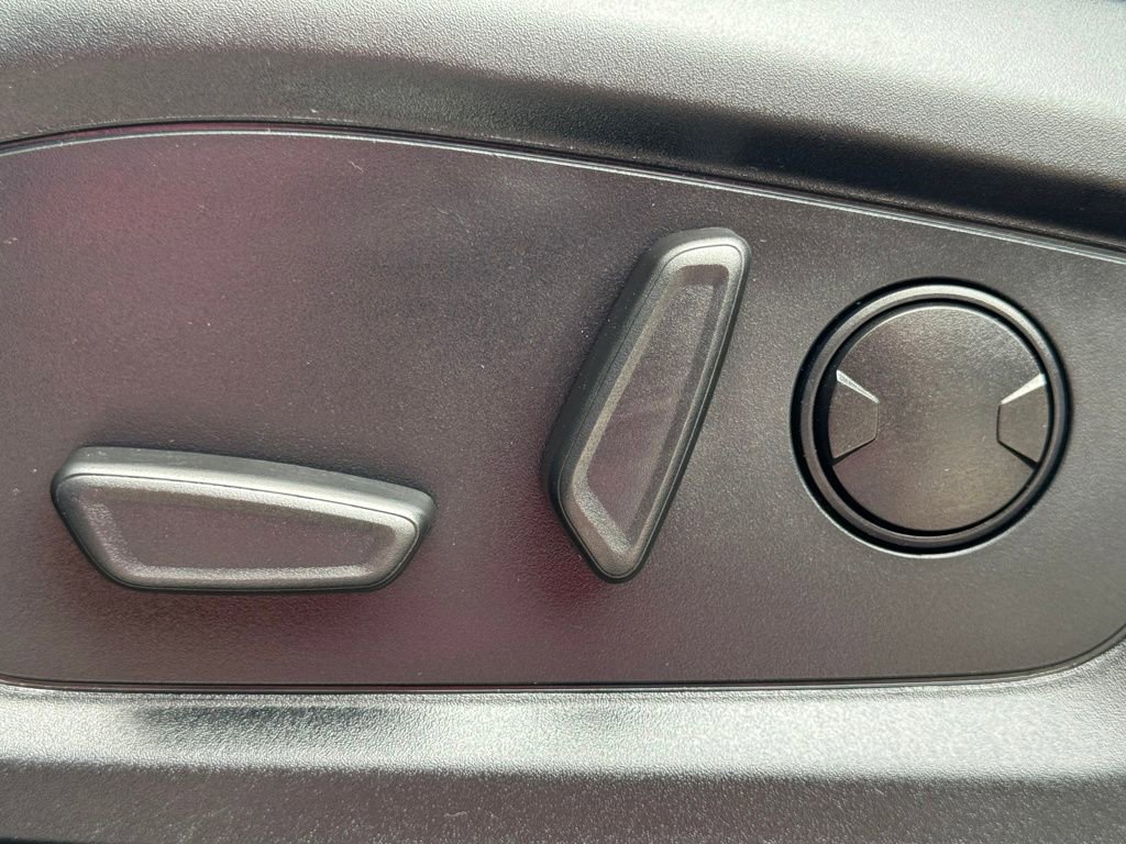 Used 2024 Ford Explorer Platinum w/ Technology Package image 21