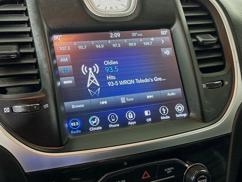 Used 2019 Chrysler 300 Touring w/ Sport Appearance Package image 20