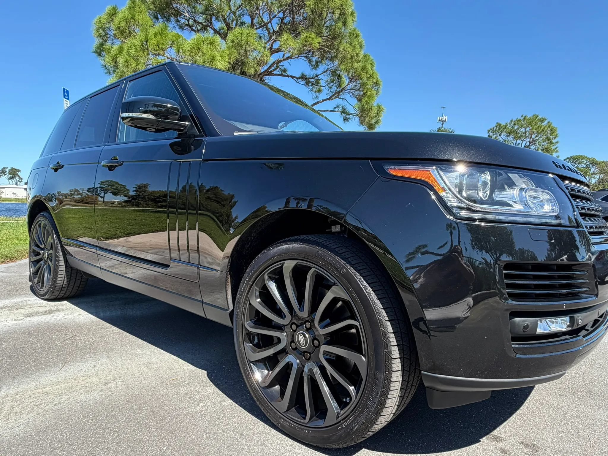 Used 2014 Land Rover Range Rover Supercharged AWD/4WD image 6