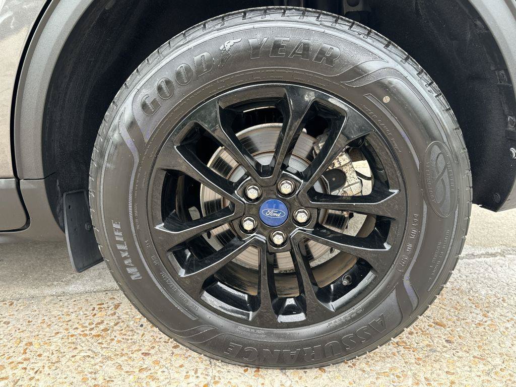 Used 2020 Ford Escape SE Sport AWD/4WD image 9